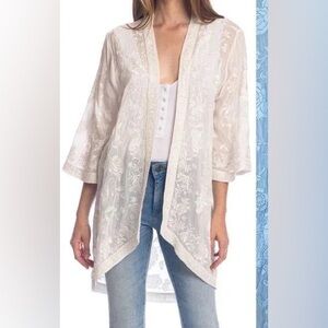 Beautiful Embroidered Kimono 🐦 💙